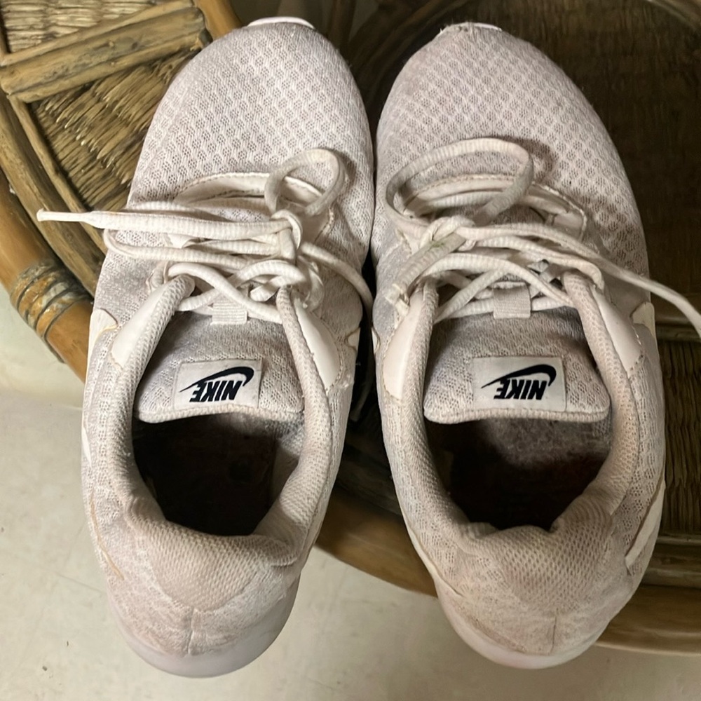 Nike workout shoes size 8
